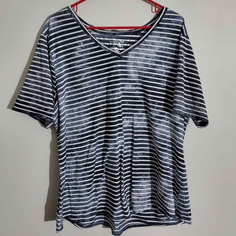 Tyedye striped vneck